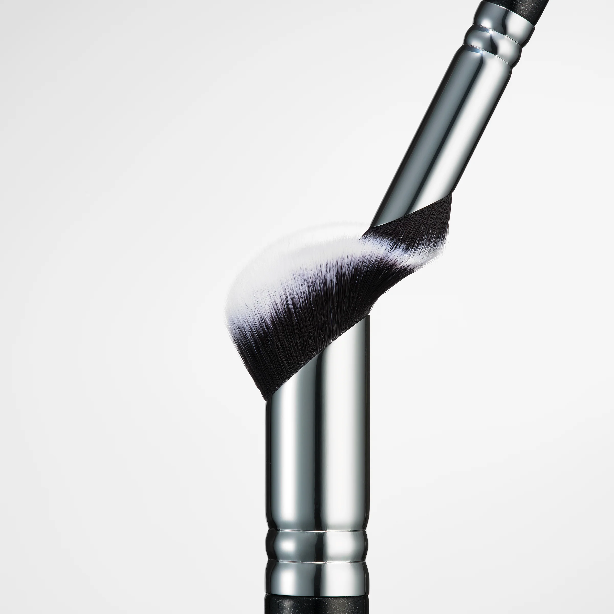 118 Fluid Touch & Blend Brush - Image 4