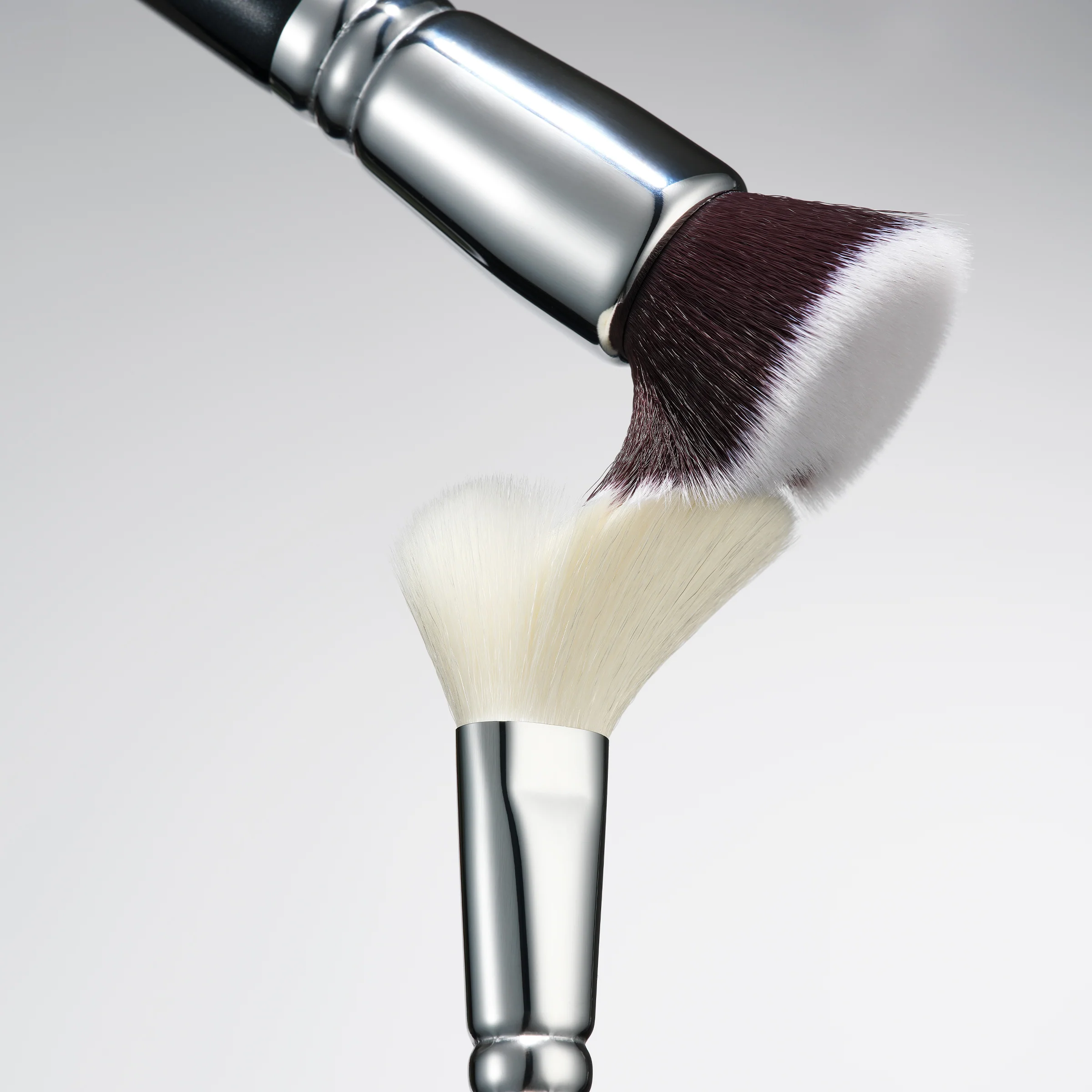 127 Blush & Contour Brush - Image 5