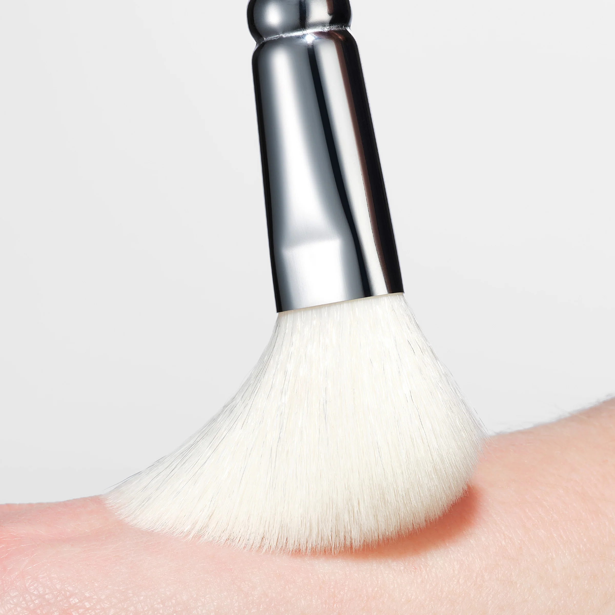 127 Blush & Contour Brush - Image 6