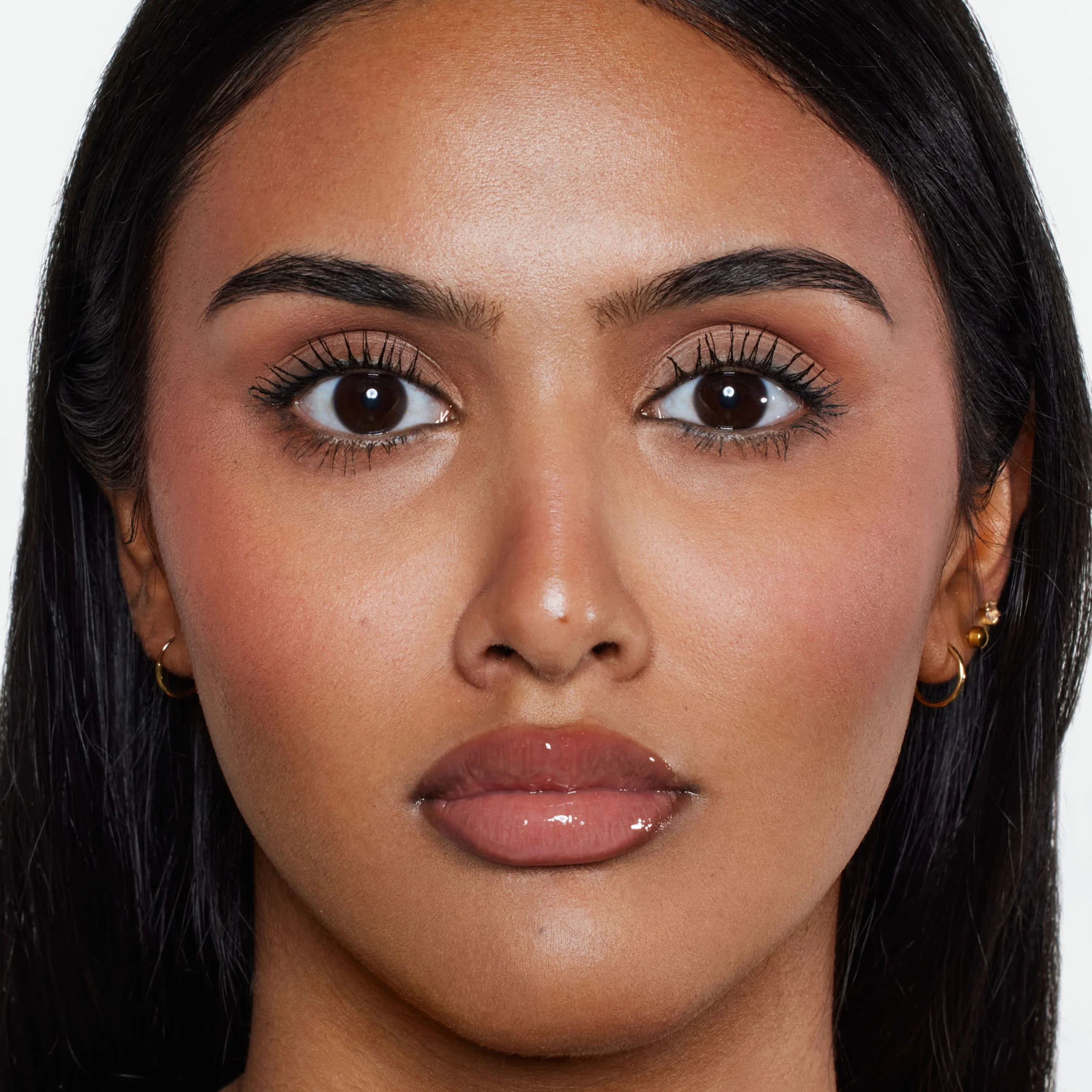 Pout Plumper Volumizing Lipgloss - Image 4