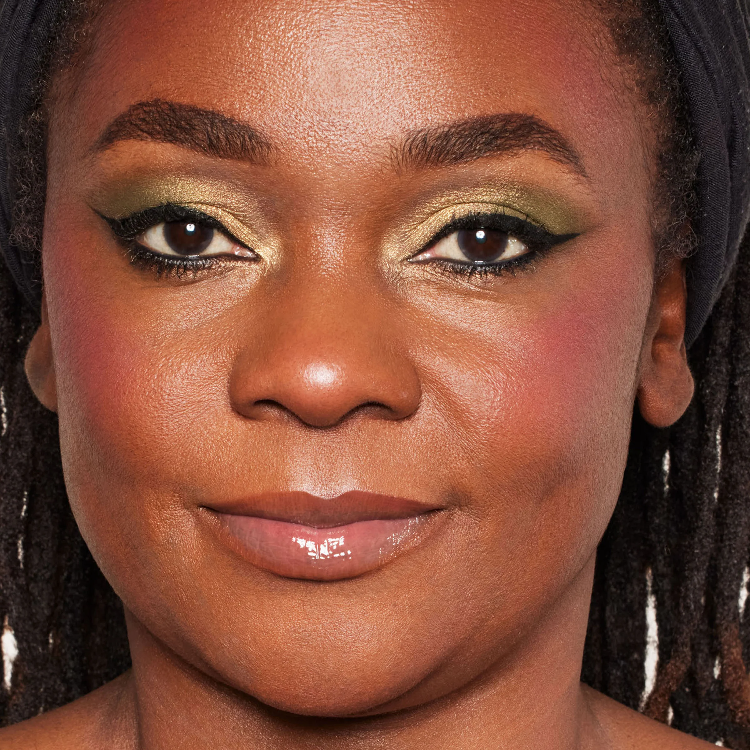 Velvet Love Eyeshadow Quad Palette (Emerald Green Eyes) - Image 4