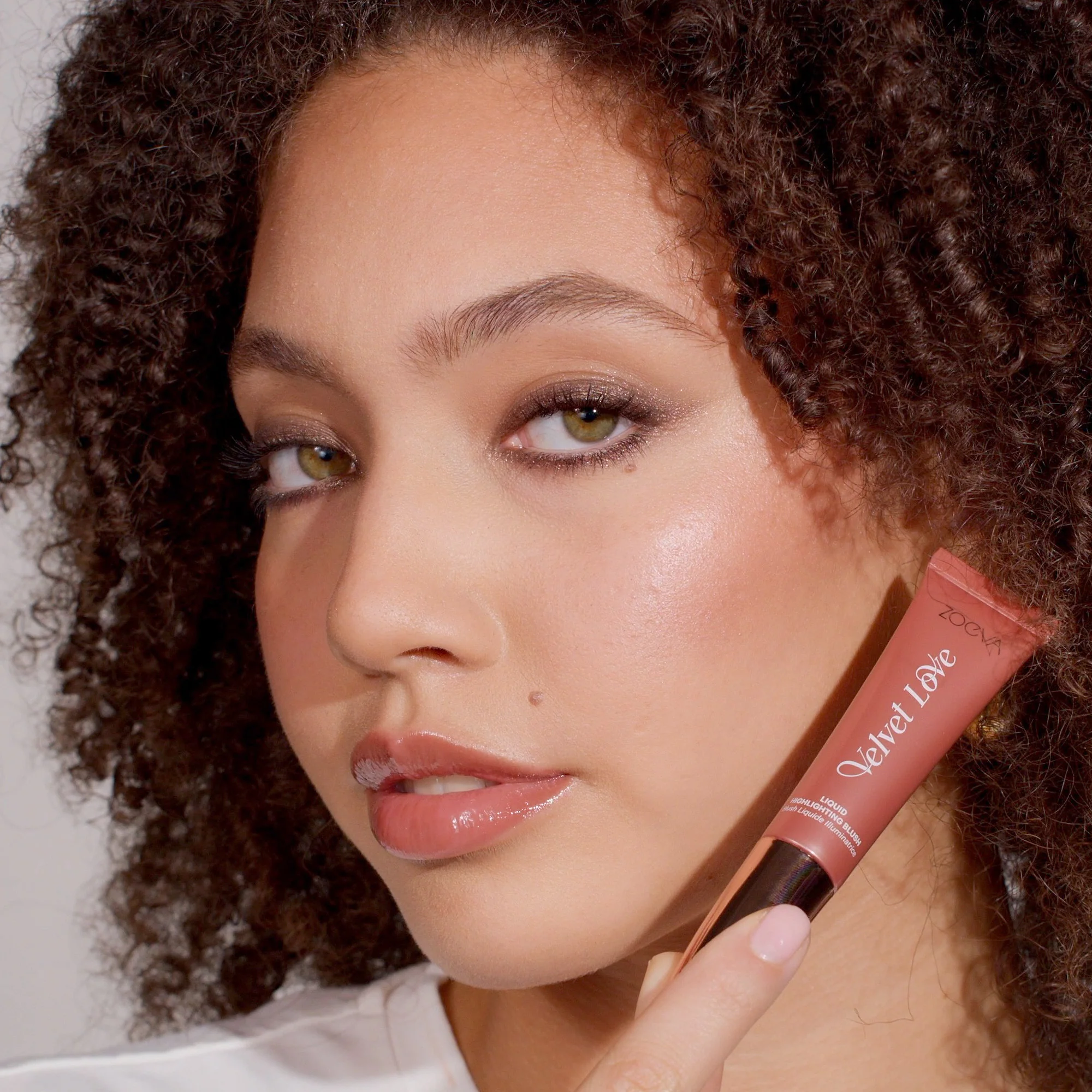 Velvet Love Liquid Highlighting Blush (Peach Nectar) - Image 4