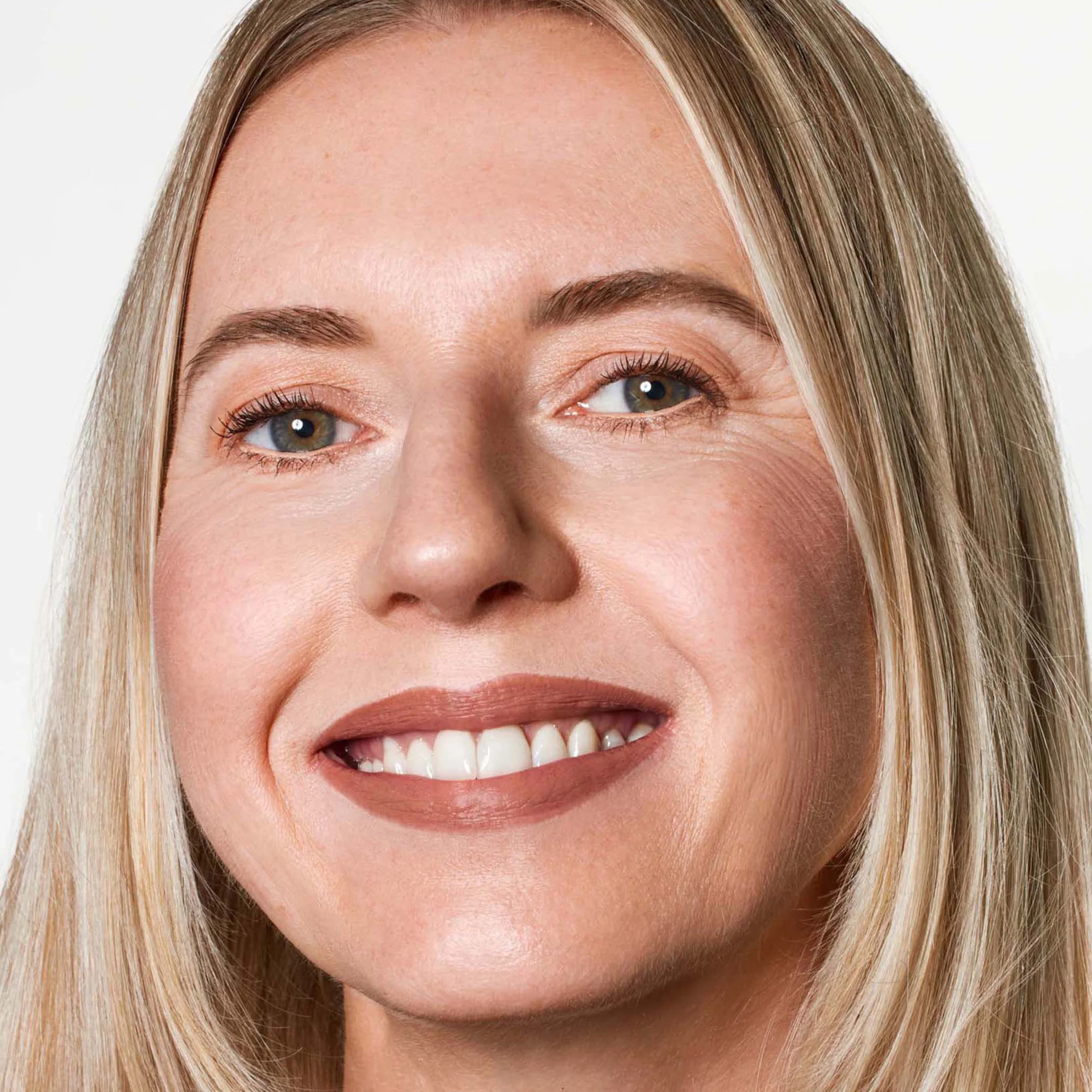 Velvet Love Matte Hyaluronic Long-Lasting Lipstick (Barbara) - Image 4