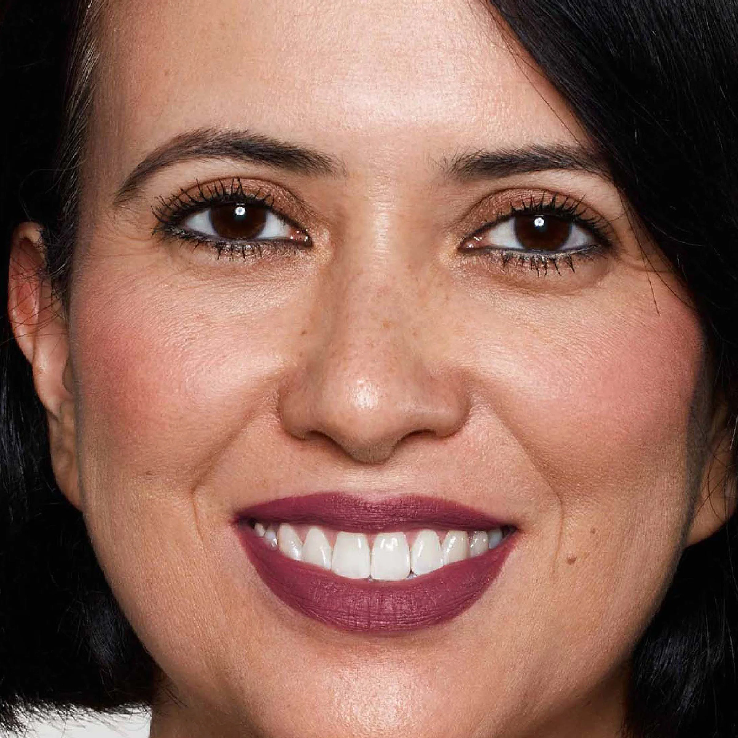 Velvet Love Matte Hyaluronic Long-Lasting Lipstick (Stephanie) - Image 4